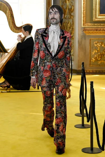 Look 39